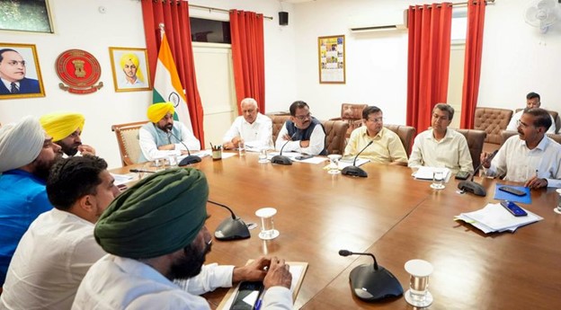 After defection by 7 Rajya Sabha MPs, AAP summons MLAs to Jalandhar